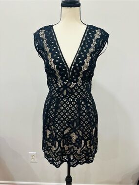 FREE PEOPLE Black Lace Plunge V-Neck Mini Dress Size 6